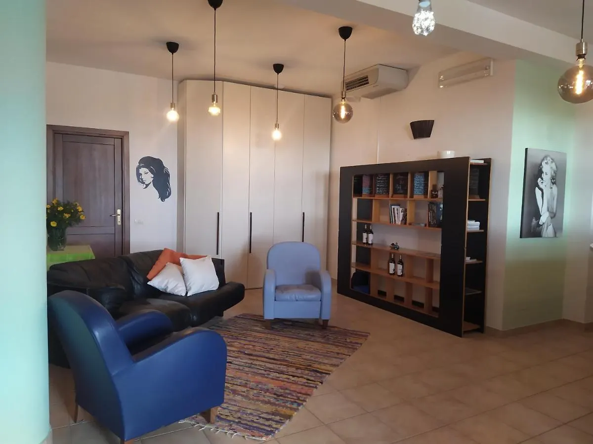 Marrubiu Resort Note Di Stelle לינה וארוחת בוקר